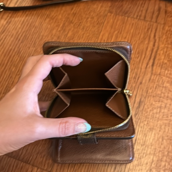 Louis Vuitton Wallet Authentic - Picture 3 of 8